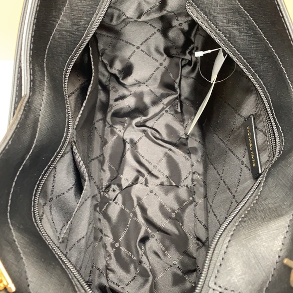 MICHAEL KORS
Jet Set Large Saffiano Leather XChain Shoulder Bag Black color - Picture 14 of 16